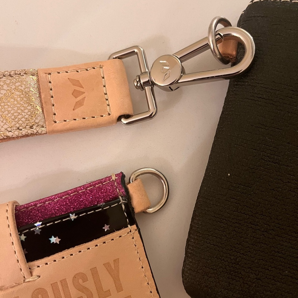 Consuela Green w/ tan trim Wristlet Wallet + pouch - Picture 8 of 9